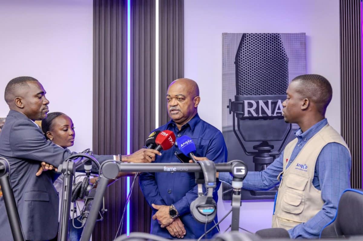 MINISTER MÁRIO OLIVEIRA SATISFIED WITH MODERNIZATION WORK AT RNA